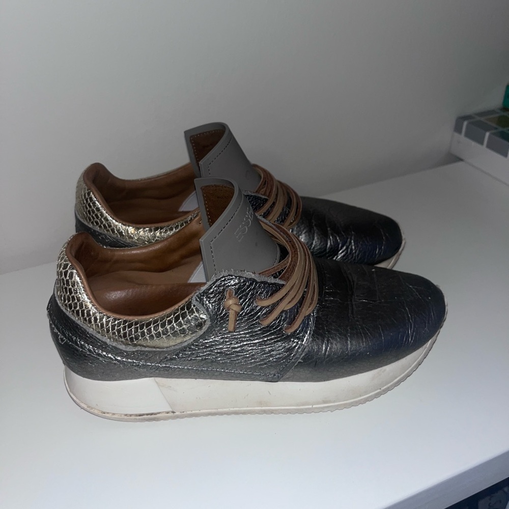 Esse ut esse sneakers